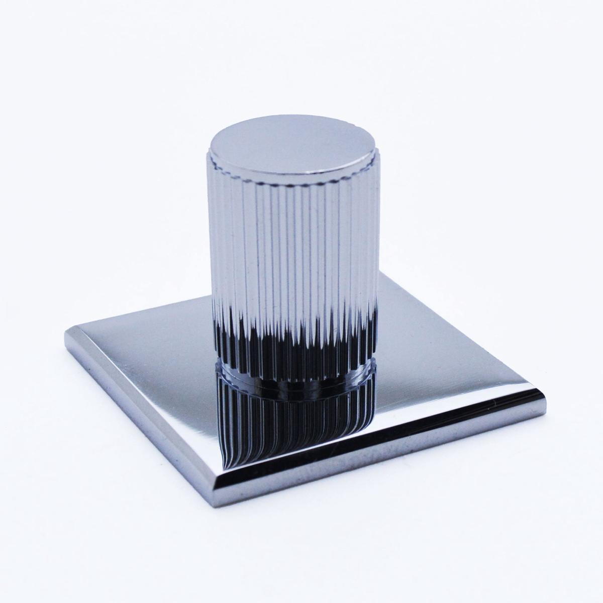 Wilton Linear Radio Knob on Square Plate